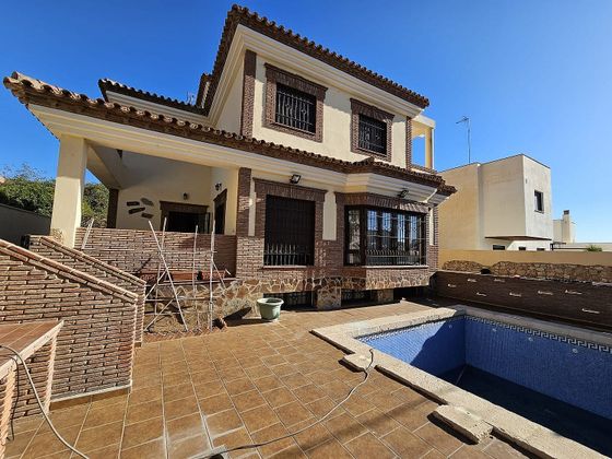 Foto 2 de Venta de chalet en El Pinar - Palacio de Congresos de 4 habitaciones con terraza y piscina