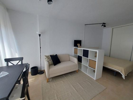 Foto 2 de Alquiler de estudio en Montemar con terraza y muebles