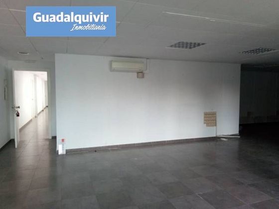 Foto 2 de Alquiler de oficina en Nervión de 107 m²