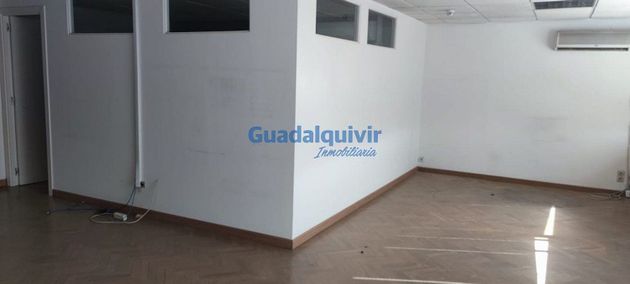 Foto 1 de Alquiler de oficina en La Buhaira de 85 m²