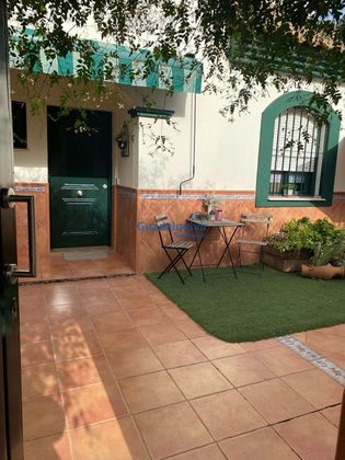 Foto 2 de Casa en venda a Montequinto de 4 habitacions amb terrassa i jardí