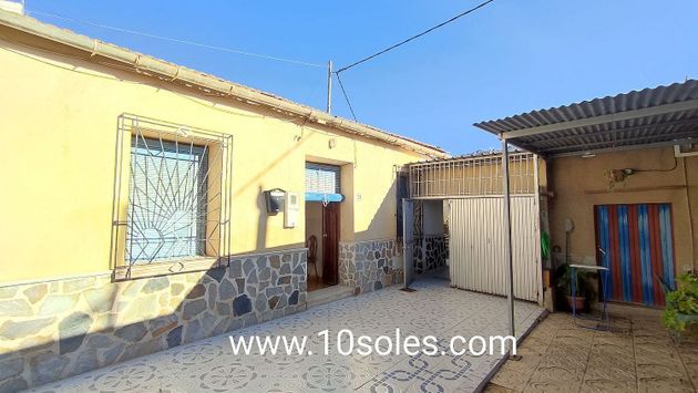 Foto 1 de Venta de casa en Orihuela ciudad de 3 habitaciones con terraza y garaje