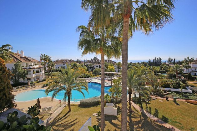 Foto 1 de Àtic en venda a calle Alhambra de 4 habitacions amb terrassa i piscina