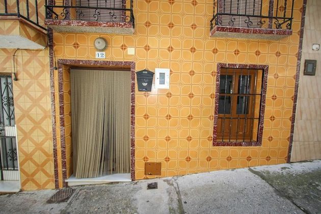 Foto 1 de Casa adosada en venta en Guaro de 6 habitaciones con balcón