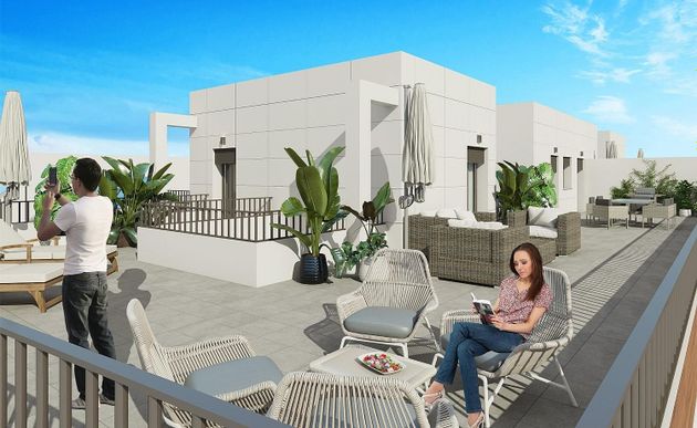 Foto 2 de Àtic en venda a Zona Poniente de 3 habitacions amb terrassa i garatge