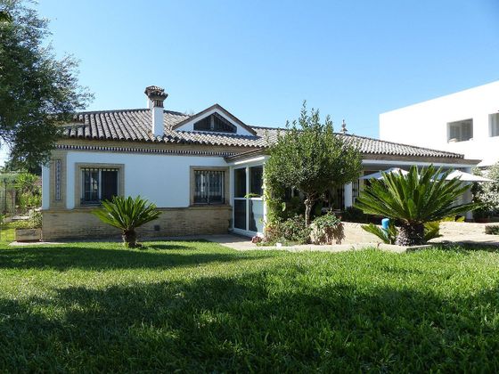 Foto 2 de Xalet en venda a Torrequinto de 5 habitacions amb terrassa i garatge