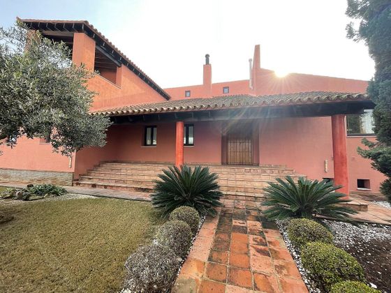 Foto 1 de Xalet en venda a Montequinto de 4 habitacions amb terrassa i garatge