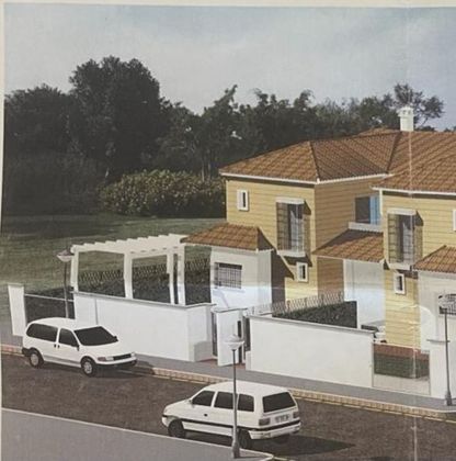 Foto 1 de Casa en venda a calle Américo Vespucio de 5 habitacions amb terrassa i piscina
