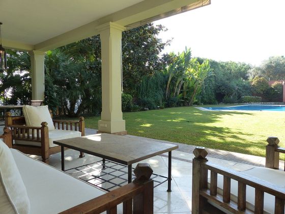 Foto 2 de Xalet en venda a Camas de 7 habitacions amb terrassa i piscina