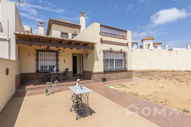 Foto 1 de Casa en venda a Ayamonte ciudad de 4 habitacions amb terrassa i aire acondicionat