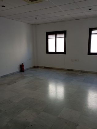 Foto 2 de Oficina en lloguer a Pisa amb aire acondicionat i ascensor