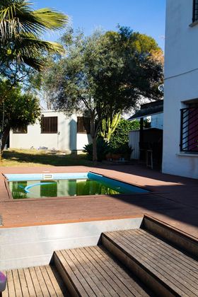 Foto 2 de Casa en venta en Simon Verde de 5 habitaciones con piscina y jardín