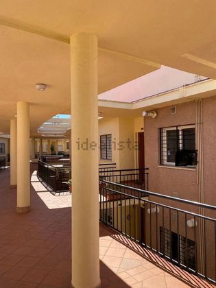 Foto 2 de Pis en venda a Ciudad Expo de 3 habitacions amb terrassa i piscina