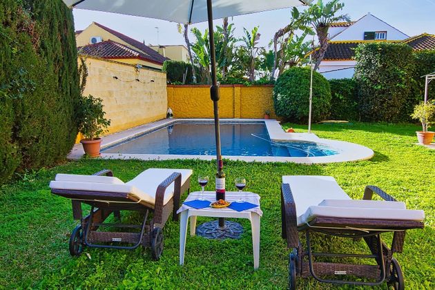 Foto 1 de Xalet en venda a Espartinas de 5 habitacions amb terrassa i piscina