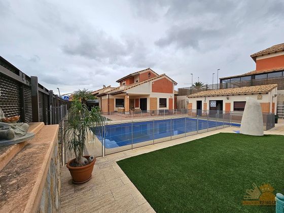Foto 2 de Chalet en venta en Guadalupe de 5 habitaciones con terraza y piscina