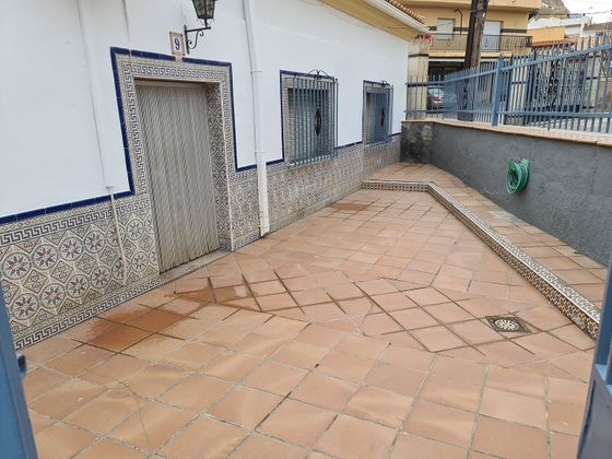 Foto 2 de Xalet en venda a avenida De la Estación de 3 habitacions amb terrassa i aire acondicionat