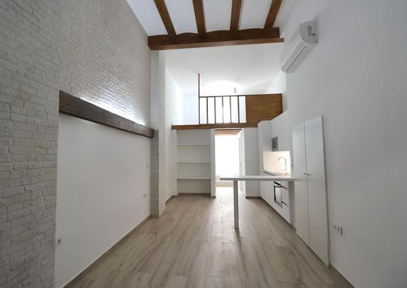 Foto 1 de Venta de piso en El Carme de 1 habitación con terraza y aire acondicionado