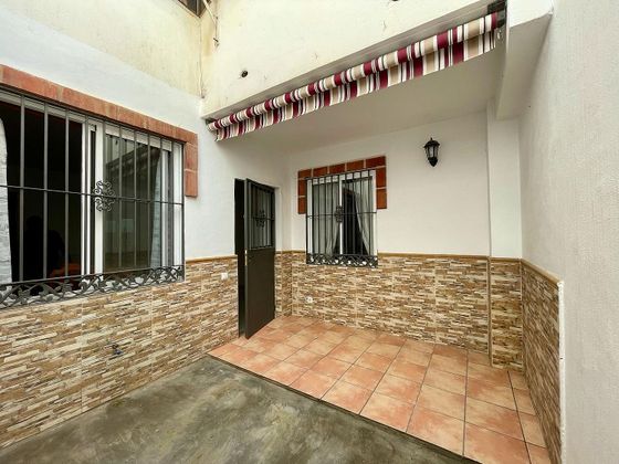 Foto 2 de Piso en venta en calle Ecuador de 2 habitaciones con terraza y calefacción