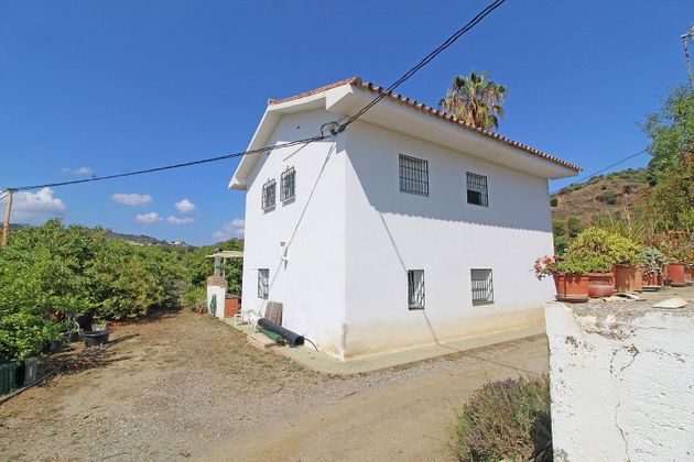 Foto 2 de Casa rural en venda a Guaro de 4 habitacions amb terrassa i jardí