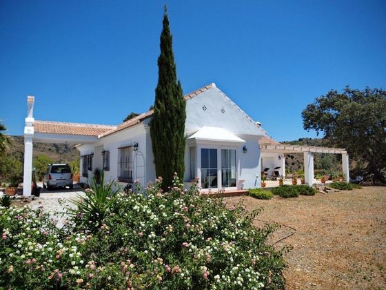 Foto 2 de Casa rural en venta en Moclinejo de 3 habitaciones con terraza y jardín
