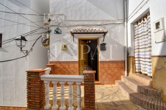 Foto 1 de Casa rural en venda a Sayalonga de 2 habitacions amb terrassa i balcó
