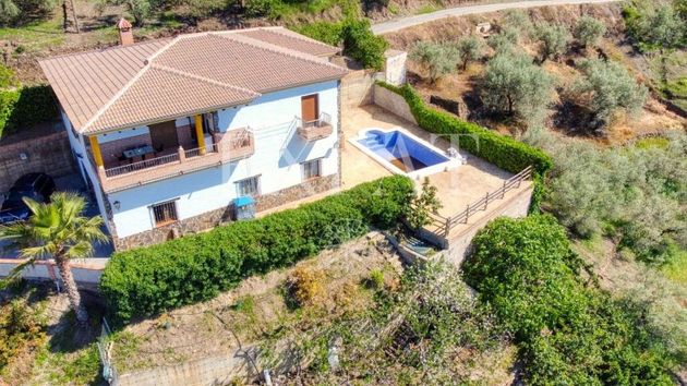 Foto 1 de Casa rural en venda a Sayalonga de 4 habitacions amb terrassa i piscina