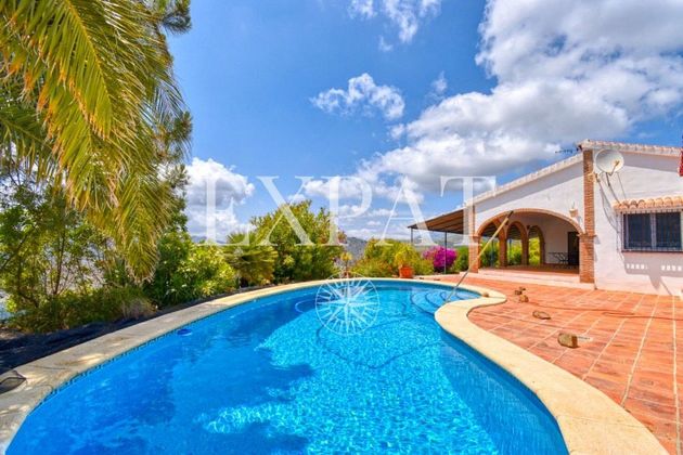 Foto 1 de Casa rural en venda a Sayalonga de 2 habitacions amb terrassa i piscina