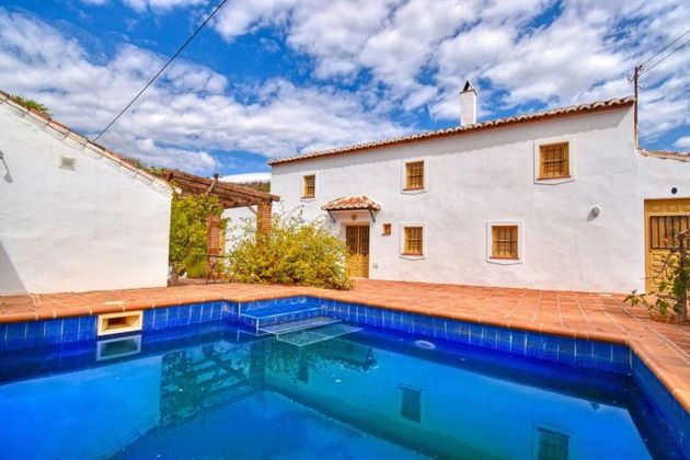 Foto 2 de Casa rural en venta en Comares de 2 habitaciones con terraza y piscina