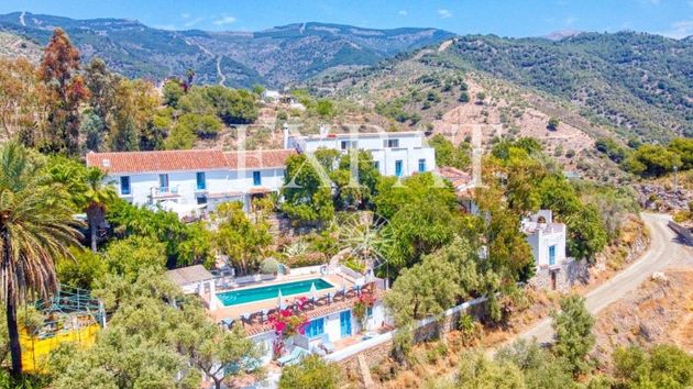 Foto 1 de Casa rural en venda a Canillas de Albaida de 16 habitacions amb terrassa i piscina