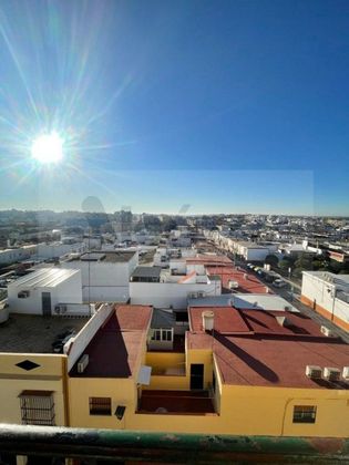 Foto 2 de Pis en venda a La Paz de 3 habitacions amb terrassa