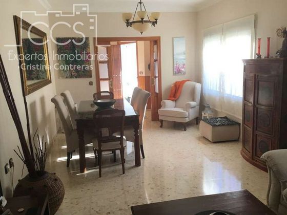 Foto 1 de Casa en venda a Sanlúcar la Mayor de 4 habitacions amb garatge i aire acondicionat