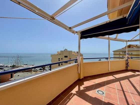 Foto 1 de Venta de ático en Puerto Marina de 3 habitaciones con terraza y piscina