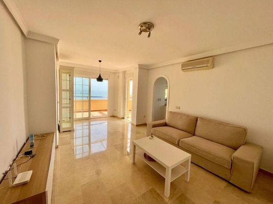 Foto 2 de Àtic en venda a Puerto Marina de 3 habitacions amb terrassa i piscina