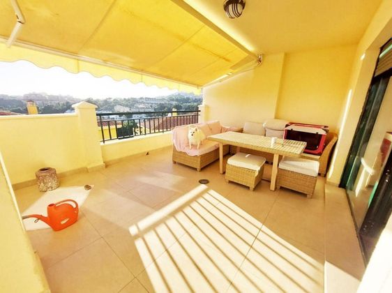 Foto 1 de Venta de piso en Torrequebrada de 2 habitaciones con terraza y piscina