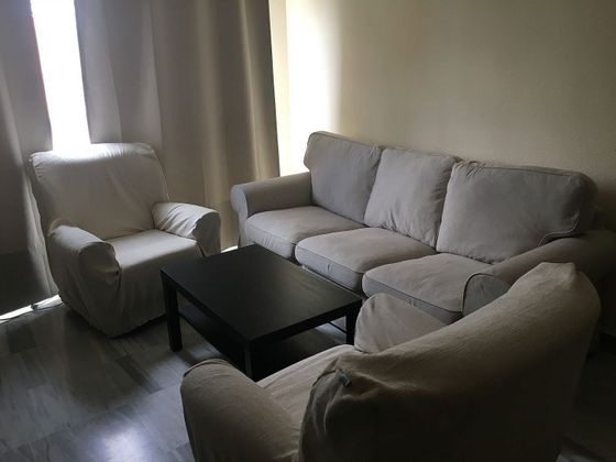 Foto 1 de Piso en alquiler en Ciudad Jardín de 1 habitación con garaje y muebles