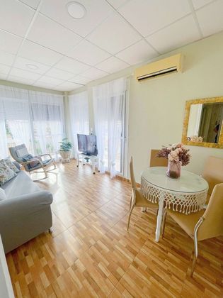 Foto 2 de Alquiler de ático en Vistabella de 3 habitaciones con terraza y muebles