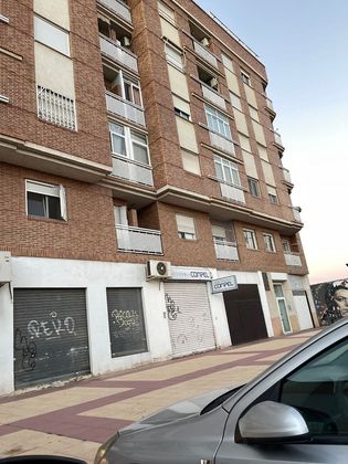 Foto 1 de Pis en venda a calle La Ribera de 4 habitacions amb garatge i balcó
