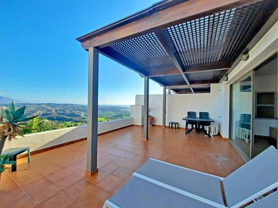 Foto 1 de Àtic en venda a Calahonda de 2 habitacions amb terrassa i piscina