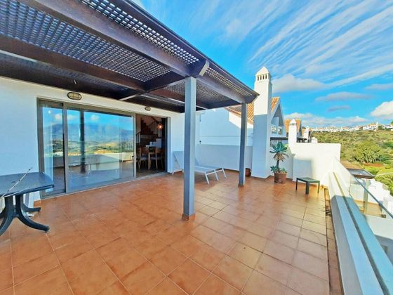 Foto 2 de Àtic en venda a Calahonda de 2 habitacions amb terrassa i piscina