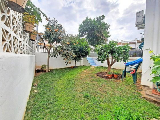 Foto 2 de Venta de casa en Capellanía - Retamar de 4 habitaciones con terraza y piscina