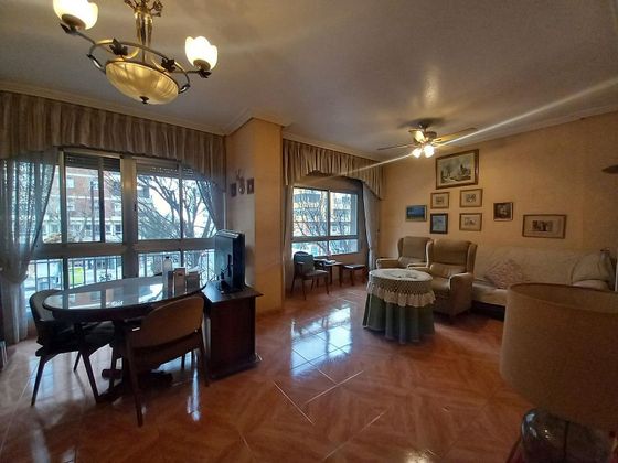 Foto 1 de Pis en lloguer a avenida General Primo de Rivera de 3 habitacions amb mobles i aire acondicionat
