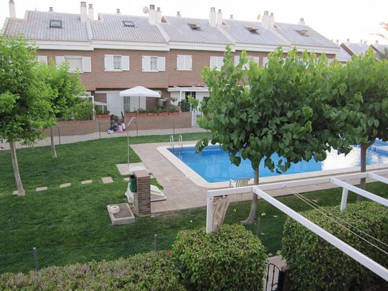 Foto 1 de Dúplex en venda a calle Olmo de 3 habitacions amb terrassa i piscina