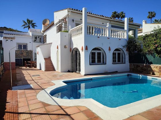 Foto 1 de Casa en venda a La Duquesa de 3 habitacions amb terrassa i piscina
