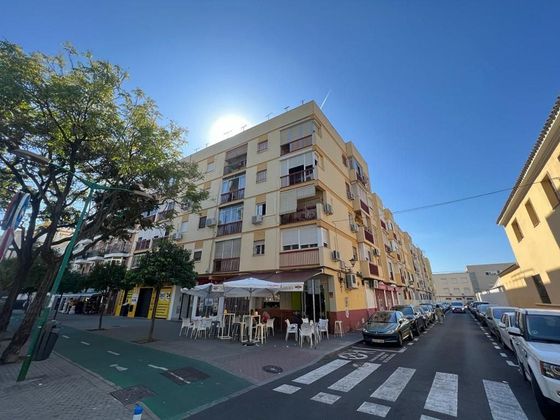 Foto 1 de Piso en venta en Doctor Barraquer - G. Renfe - Policlínico de 3 habitaciones con terraza y aire acondicionado