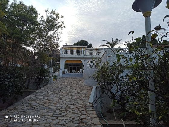 Foto 1 de Venta de chalet en calle Romerospalmeras de 5 habitaciones con terraza y piscina