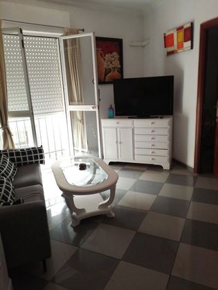 Foto 2 de Piso en venta en Doctor Barraquer - G. Renfe - Policlínico de 3 habitaciones con terraza y balcón