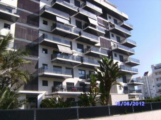 Foto 1 de Pis en venda a calle Cibeles de 3 habitacions amb terrassa i piscina