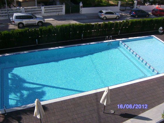 Foto 2 de Piso en venta en calle Cibeles de 3 habitaciones con terraza y piscina