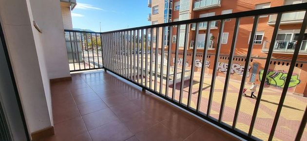 Foto 2 de Pis en venda a Ronda Sur de 3 habitacions amb terrassa i balcó