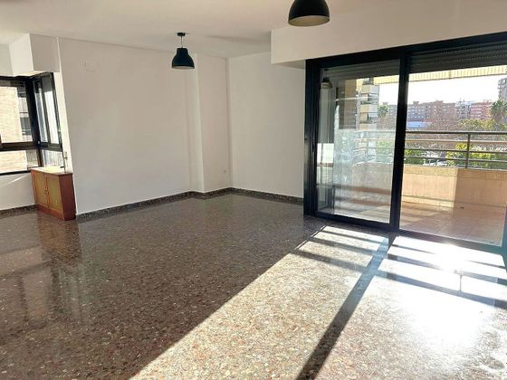 Foto 2 de Alquiler de piso en Sant Llorenç de 3 habitaciones con piscina y garaje